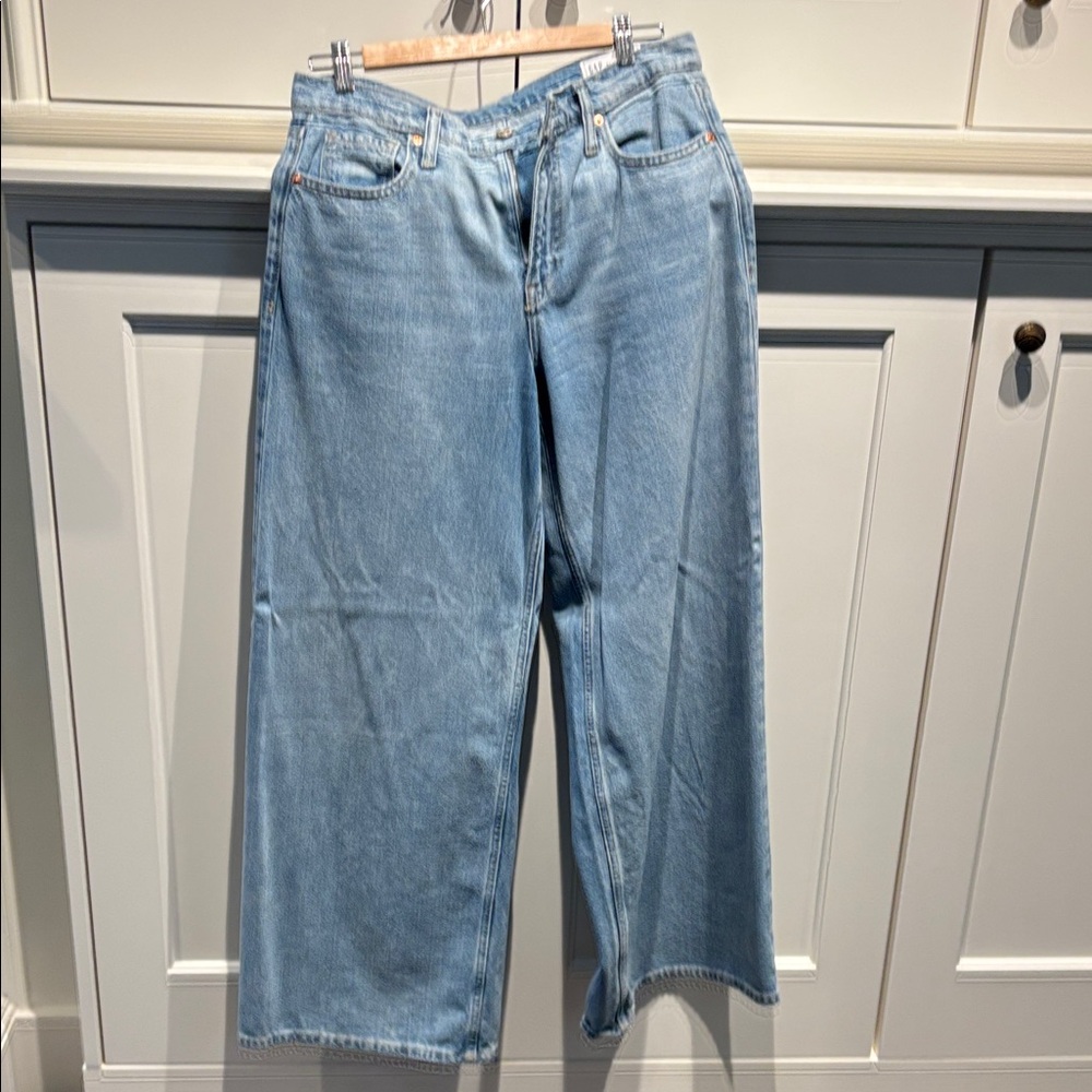 GAP Light Blue Women's Baggy Mid Rise Ultra Soft Jeans in Size 6R